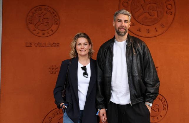 Luka Karabatic et sa compagne Jeny Priez au photocall du village night session lors des Internationaux de France de Tennis de Roland Garros 2026, à Paris, France, le 5 juin 2026 Jacovides Moreau Bestimage Celebs attending the village photocall during the 2026 French Open at Roland Garros in Paris, France, on June 5, 2026 Paris France  Copyright: xJACOVIDES-MOREAUx xBESTIMAGExJACOVIDES-MOREAUx xBESTIMAGEx