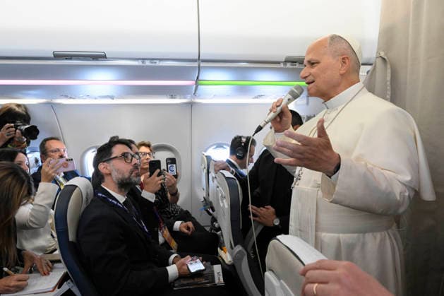 IN FLIGHT - POPE LEO XIV GREETS JOURNALISTS ABOARD THE PAPAL FLIGHT FROM ROME TO MADRID - 2026 6 6 In Flight, Vatican, 2026 6 6 Pope Leo XIV greets journalists aboard the papal flight from Rome to Madrid EDITORIAL USE ONLY - NO BOOKS Copyright: xVATICANxMEDIA CPPx
