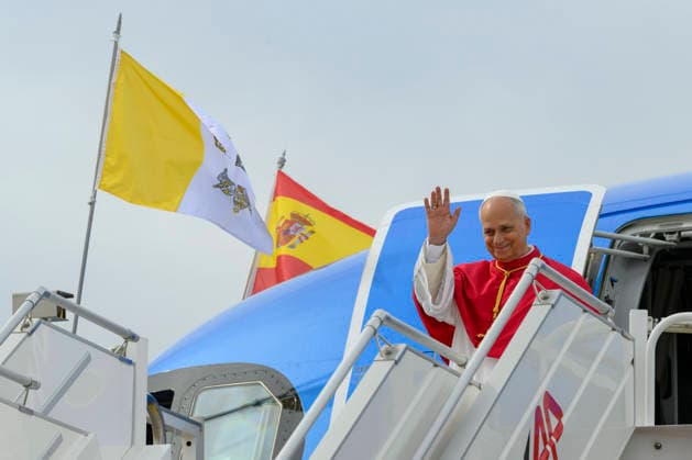 SPAIN - POPE LEO XIV ARRIVAL AT THE ADOLFO SUAREZ MADRID BARAJAS INTERNATIONAL AIRPORT - 2026 6 6 Spain, Vatican, 2026 6 6Pope Leo XIV waves upon his arrival at the Adolfo Suarez Madrid Barajas International Airport, Saturday on the occasion of his Apostolic journey to Spain EDITORIAL USE ONLY - NO BOOKS Copyright: xVATICANxMEDIA CPPx
