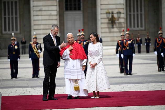 The Royal House receives Pope Leo XIV at the Royal Palace in Madrid King Felipe VI and Queen Letizia attend the ceremony welcoming Pope Leo XIV at the Royal Palace, June 6, 2026, in Madrid Spain The reception brings together the highest authorities of the State and the Catholic Church in Spain and marks the official start of the pontiffs agenda in the country the ceremony welcoming Pope Leo XIV at the Royal Palace, June 6, 2026, in Madrid Spain The reception brings together the highest authorities of the State and the Catholic Church in Spain and marks the official start of the pontiffs agenda in the country 06 JUNE 2026 PAPAL VISIT Madrid Madrid Spain  Copyright: xAlbertoxOrtegax 7575840