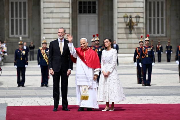 The Royal House receives Pope Leo XIV at the Royal Palace in Madrid King Felipe VI and Queen Letizia attend the ceremony welcoming Pope Leo XIV at the Royal Palace, June 6, 2026, in Madrid Spain The reception brings together the highest authorities of the State and the Catholic Church in Spain and marks the official start of the pontiffs agenda in the country the ceremony welcoming Pope Leo XIV at the Royal Palace, June 6, 2026, in Madrid Spain The reception brings together the highest authorities of the State and the Catholic Church in Spain and marks the official start of the pontiffs agenda in the country 06 JUNE 2026 PAPAL VISIT Madrid Madrid Spain  Copyright: xAlbertoxOrtegax 7575847