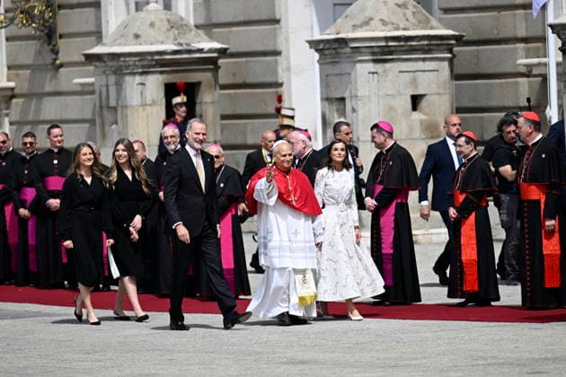 The Royal Household welcomes Pope Leo XIV at the Royal Palace in Madrid King Felipe VI, Queen Letizia, Princess Leonor and Infanta Sofia attend the welcoming ceremony for Pope Leo XIV at the Royal Palace, June 6, 2026, in Madrid Spain The reception brings together the highest authorities of the State and the Catholic Church in Spain and marks the official start of the pontiffs agenda in the country the welcoming ceremony for Pope Leo XIV at the Royal Palace, June 6, 2026, in Madrid Spain The reception brings together the highest authorities of the State and the Catholic Church in Spain and marks the official start of the pontiffs agenda in the country 06 JUNE 2026 PAPAL VISIT Madrid Madrid Spain  Copyright: xAlbertoxOrtegax 7575850