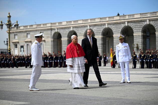 The Royal Household receives Pope Leo XIV at the Royal Palace in Madrid King Felipe VI attends the welcoming ceremony for Pope Leo XIV at the Royal Palace, June 6, 2026, in Madrid Spain The reception brings together the highest authorities of the State and the Catholic Church in Spain and marks the official start of the pontiffs agenda in the country the welcoming ceremony for Pope Leo XIV at the Royal Palace, June 6, 2026, in Madrid Spain The reception brings together the highest authorities of the State and the Catholic Church in Spain and marks the official start of the pontiffs agenda in the country 06 JUNE 2026 PAPAL VISIT Madrid Madrid Spain  Copyright: xAlbertoxOrtegax 7575853