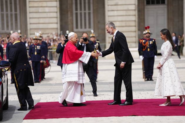 06-06-2026 Madrid King Felipe and Queen Letizia welcome Pope Leo XIV at the Royal palace in Madrid. No Spain Â  Copyright: xPPEx