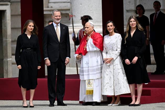 The Royal House receives Pope Leo XIV at the Royal Palace in Madrid King Felipe VI, Queen Letizia, Princess Leonor and Infanta Sofia attend the welcoming ceremony for Pope Leo XIV at the Royal Palace, June 6, 2026, in Madrid Spain The reception brings together the highest authorities of the State and the Catholic Church in Spain and marks the official start of the pontiffs agenda in the country 06 JUNE 2026 PAPAL VISIT Madrid Madrid Madrid Spain  Copyright: xAlbertoxOrtegax 7575871