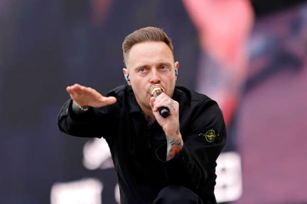 Sänger Sam Carter von der Rockband Architects bei Rock am Ring (RaR) 2026. Rock am Ring ist ein von Marek Lieberberg gegründetes Musikfestival, das traditionell auf dem Nürburgring in der Nähe der Stadt Adenau in der Eifel stattfindet. Es gilt als das traditionsreichste Rockfestival Deutschlands. Nürburg, 05.06.2026 Rheinland-Pfalz Deutschland *** Singer Sam Carter from the rock band Architects at Rock am Ring RaR 2026 Rock am Ring is a music festival founded by Marek Lieberberg that traditionally takes place at the Nürburgring near the town of Adenau in the Eifel It is considered the most traditional rock festival in Germany Nürburg, 05 06 2026 Rhineland-Palatinate Germany Copyright: xChristophxHardtx