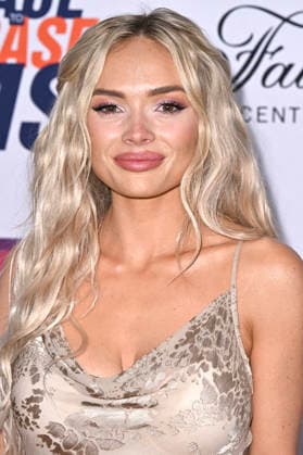 Natalie Alyn Lind bei der 33. Race to Erase MS Gala im Fairmont Century Plaza. Los Angeles, 05.06.2026 *** Natalie Alyn Lind at the 33 Race to Erase MS Gala at the Fairmont Century Plaza Los Angeles, 05 06 2026 Foto:xD.xStarbuckx xFuturexImagex ms_6629