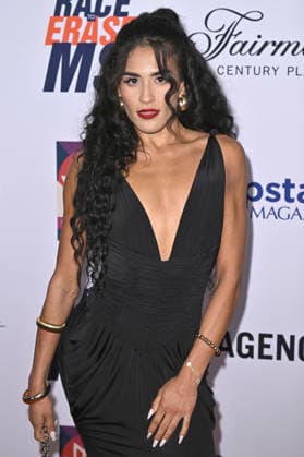 Stephani Sosa bei der 33. Race to Erase MS Gala im Fairmont Century Plaza. Los Angeles, 05.06.2026 *** Stephani Sosa at the 33 Race to Erase MS Gala at the Fairmont Century Plaza Los Angeles, 05 06 2026 Foto:xD.xStarbuckx xFuturexImagex ms_6682
