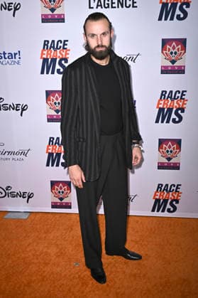 Jonathan Hugh bei der 33. Race to Erase MS Gala im Fairmont Century Plaza. Los Angeles, 05.06.2026 *** Jonathan Hugh at the 33 Race to Erase MS Gala at the Fairmont Century Plaza Los Angeles, 05 06 2026 Foto:xD.xStarbuckx xFuturexImagex ms_6706