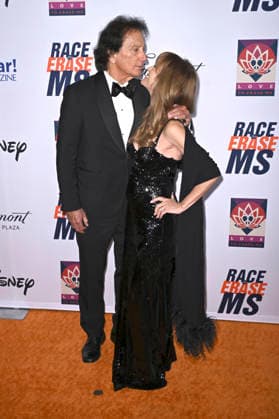 John Zambetti und Jane Seymour bei der 33. Race to Erase MS Gala im Fairmont Century Plaza. Los Angeles, 05.06.2026 *** John Zambetti and Jane Seymour at the 33 Race to Erase MS Gala at the Fairmont Century Plaza Los Angeles, 05 06 2026 Foto:xD.xStarbuckx xFuturexImagex ms_6739