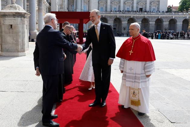 The Royal House receives Pope Leo XIV at the Royal Palace in Madrid King Felipe VI and Queen Letizia attend the welcoming ceremony for Pope Leo XIV at the Royal Palace, June 6, 2026, in Madrid Spain The reception brings together the highest authorities of the State and the Catholic Church in Spain and marks the official start of the pontiffs agenda in the country 06 JUNE 2026 ROYAL PALACE POPE LEON XIV ROYAL HOUSE MADRID J J Guillén EFE Pool 06 06 06 2026 Madrid Madrid Madrid Espana  Copyright: xJ.J.xGuillÃ nx xEFEx xPoolx 7576216