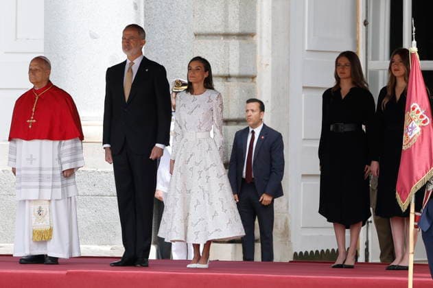 The Royal House receives Pope Leo XIV at the Royal Palace in Madrid King Felipe VI, Queen Letizia, Princess Leonor and Infanta Sofia attend the welcoming ceremony for Pope Leo XIV at the Royal Palace, June 6, 2026, in Madrid Spain The reception brings together the highest authorities of the State and the Catholic Church in Spain and marks the official start of the pontiffs agenda in the country 06 JUNE 2026 ROYAL PALACE POPE LEON XIV ROYAL HOUSE MADRID J J Guillén EFE Pool 06 06 06 2026 Madrid Madrid Spain  Copyright: xJ.J.xGuillÃ nx xEFEx xPoolx 7576223