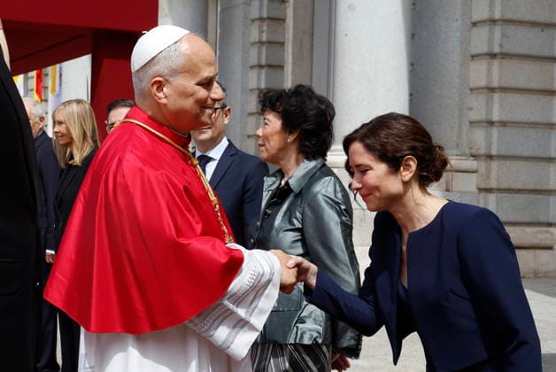 The Royal House receives Pope Leo XIV at the Royal Palace in Madrid The President of the Community of Madrid, Isabel Diaz Ayuso, attends the ceremony to welcome Pope Leo XIV at the Royal Palace, June 6, 2026, in Madrid Spain The reception brings together the highest authorities of the State and of the Catholic Church in Spain and marks the official start of the pontiffs agenda in the country 06 JUNE 2026 ROYAL PALACE POPE LEON XIV ROYAL HOUSE MADRID J J Guillén EFE Pool 06 06 06 2026 Madrid Madrid Spain  Copyright: xJ.J.xGuillÃ nx xEFEx xPoolx 7576234
