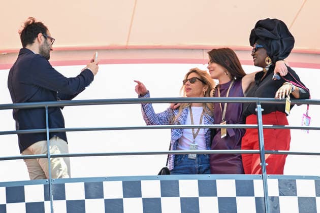 Charlotte Casiraghi et Khadja Nin dans les paddocks du Formula 1 Louis Vuitton Grand Prix de Monaco 2026, à Monte Carlo, Monaco, le 6 juin 2026 Bruno Bebert Bestimage Celebs in the paddocks of the Formula 1 Louis Vuitton Grand Prix of Monaco 2026, in Monte Carlo, Monaco, on June 6, 2026 Monte Carlo Monaco  Copyright: xBrunoxBebertx xBestimagexBrunoxBebertx xBestimagex