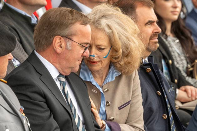 Bundesverteidigungsminister Boris Pistorius, SPD, beim Beförderungsappell für Offiziersanwärter, im Gespräch mit Prof. Eva-Maria Kern, Präsidentin der Bundeswehrhochschule, und Florian Hahn, CSU, Staatsminister beim Bundesminister des Auswärtigen, Deutschland, Neubiberg bei München, 6. Juni 2026, Bundesverteidigungsminister Boris Pistorius, SPD, beim Beförderungsappell für Offiziersanwärter, im Gespräch mit Prof. Eva-Maria Kern, Präsidentin der Universität der Bundeswehr München in Neubiberg, und Florian Hahn (rechts), CSU, Staatsminister beim Bundesminister des Auswärtigen, Tag der Bundeswehr auf dem Campus der Universität der Bundeswehr, Bayern, *** Federal Minister of Defense Boris Pistorius, SPD, at the promotion appea
