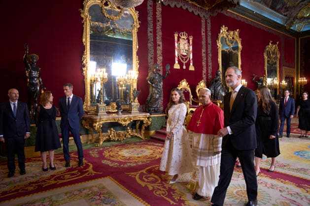 Pope Leo XIV Visits Spain - Day 1 King Felipe VI of Spain, Queen Letizia of Spain, Crown Princess Leonor, Princess Sofia, Pope Leo XIV (Papa Leon XVI, Robert Francis Prevost) attends a welcome ceremony with His Holiness the Pope Leo XIV at Royal Palace on June 6, 2026 in Madrid, Spain Madrid Royal Palace Madrid Spain  Copyright: x JACKxGx