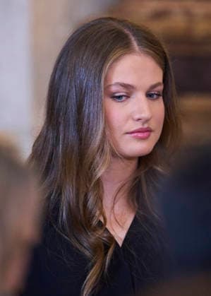 Pope Leo XIV Visits Spain - Day 1 Crown Princess Leonor attends a welcome ceremony with His Holiness the Pope Leo XIV at Royal Palace on June 6, 2026 in Madrid, Spain Madrid Royal Palace Madrid Spain  Copyright: x JACKxGx