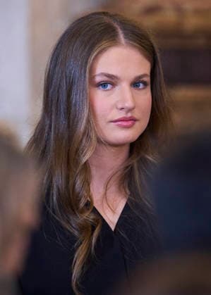 Pope Leo XIV Visits Spain - Day 1 Crown Princess Leonor attends a welcome ceremony with His Holiness the Pope Leo XIV at Royal Palace on June 6, 2026 in Madrid, Spain Madrid Royal Palace Madrid Spain  Copyright: x JACKxGx