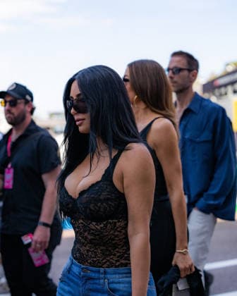 F1 Louis Vuitton Grand Prix de Monaco - Kim and Khloe Kardashian Kim Kardashian (USA) Paddock Guest and Lewis Hamilton (GBR) of Scuderia Ferrari HP girlfriend and Khloe Kardashian (USA) Paddock Guest on Saturday during the 2026 Formula 1 Louis Vuitton Monaco Grand Prix at the Monaco Street Circuit on June 6, 2026. Photo by Antoine LAPEYRE Reveries Agency via ABACAPRESS.COM Monaco Monaco  Copyright: xAntoinexLapeyre ReveriesxAgency ABACAx