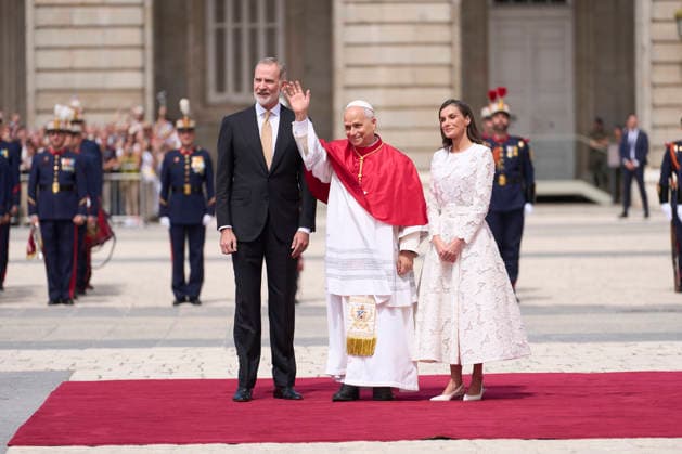 June 6, 2026, Madrid, Madrid, Spain: King Felipe VI of Spain, Queen Letizia of Spain, Pope Leo XIV (Papa Leon XVI, Robert Francis Prevost) attends a welcome ceremony with His Holiness the Pope Leo XIV at Royal Palace on June 6, 2026 in Madrid, Spain Madrid Spain  - ZUMAg15_ 20260606_zaf_g15_022 Copyright: xJackxAbuinx