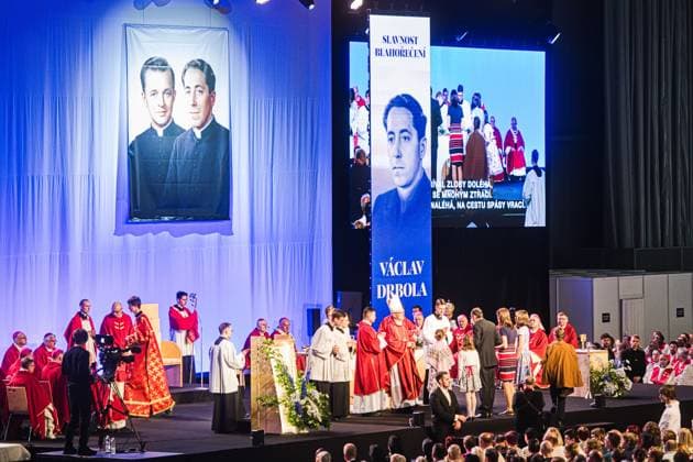 The solemn Mass with the papal legate, Cardinal Michael Czerny, completed the beatification of priests Jan Bula and Vaclav Drbola, at Exhibition Centre in Brno, Czech Republic, on June 6, 2026. (CTKxPhoto PatrikxUhlir) CTKPhotoP2026060603938  CTKPhotoP2026060603938
