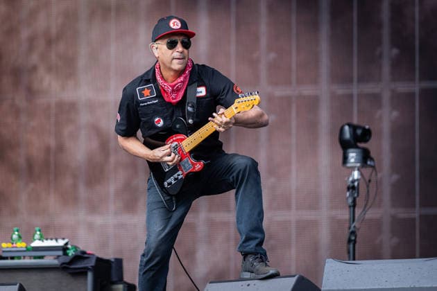 Rock am Ring 2026, Tag 2, 6.6.2026 Der ehemalige Rage Against The Machine-Gitarist Tom Morello mit seiner Band -- Mit dem Traditionsfestival Rock am Ring am Nürburgring in der Eifel startet in Deutschland die Festival-Saison. Rock am Ring findet in diesem Jahr vom 5. bis 7. Juni statt. Rund 80 Bands und Künstler stehen auf einer der drei großen Bühnen. Nürburg Nürburgring Rheinland-Pfalz Deutschland *** Rock am Ring 2026, Day 2, 6 6 2026 Former Rage Against The Machine guitarist Tom Morello with his band The traditional Rock am Ring festival at the Nürburgring in the Eifel region kicks off the festival season in Germany Rock am Ring will take place this year from June 5 to 7 Around 80 bands and artists will perform on one of the three Copyright: xSebastianxDerixx