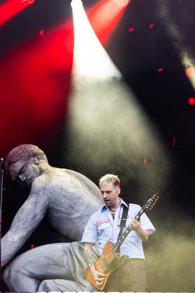 Paul C. Wilson Cordebard (Gitarre) während des Auftritts der französischen Metalcore-Band Landmvrks im Rahmen des Festivals Rock am Ring 2026 am Nürburgring. Nürburg Rock am Ring Rheinland-Pfalz Germany *** Paul C Wilson Cordebard guitar during the performance of the French metalcore band Landmvrks as part of the Rock am Ring 2026 festival at the Nürburgring Nürburg Rock am Ring Rheinland Pfalz Germany