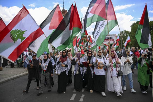 Demonstration in support of Palestine in Berlin BERLIN, GERMANY - JUNE 06: People gather at Neptunbrunnen Square to show solidarity with Palestine and protest against Israel, marching to Potsdamer Platz in Berlin, Germany on June 06, 2026. Halil Sagirkaya Anadolu Berlin Germany. Editorial use only. Please get in touch for any other usage.  Copyright: x2026xAnadoluxHalilxSagirkayax