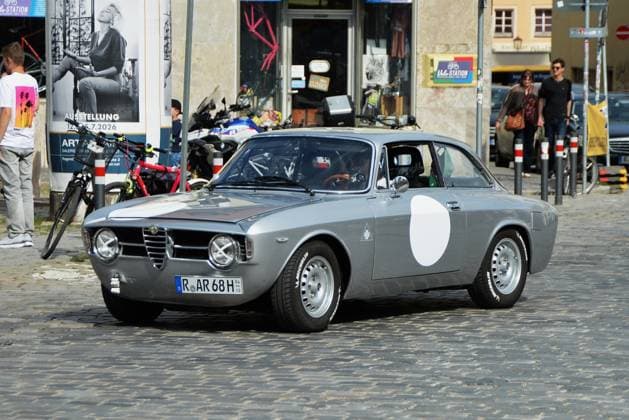 21. Regensburger Classic Rallye, Oldtimer-Rennen bzw Ausfahrt mit Start und Ziel in Regensburg, via Wiesent, Brennberg, Roding, Zandt, Bad Kötzting, Viechtach, Rattenberg am 6. und 7. Juni 2026. Foto: Oldtimer, Alfa Romeo Giulia GT mit H-Kennzeichen *** 21 Regensburger Classic Rallye, classic car race or exit with start and finish in Regensburg, via Wiesent, Brennberg, Roding, Zandt, Bad Kötzting, Viechtach, Rattenberg on June 6 and 7, 2026 Photo classic car, Alfa Romeo Giulia GT with H license plate