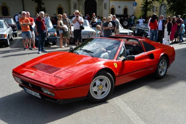 21. Regensburger Classic Rallye, Oldtimer-Rennen bzw Ausfahrt mit Start und Ziel in Regensburg, via Wiesent, Brennberg, Roding, Zandt, Bad Kötzting, Viechtach, Rattenberg am 6. und 7. Juni 2026. Foto: Oldtimer, Ferrari 328 GTS, Baujahr 1988, mit H-Kennzeichen *** 21 Regensburger Classic Rallye, classic car race or exit with start and finish in Regensburg, via Wiesent, Brennberg, Roding, Zandt, Bad Kötzting, Viechtach, Rattenberg on June 6 and 7, 2026 Photo classic car, Ferrari 328 GTS, built 1988, with H license plate