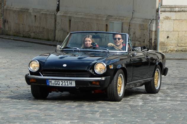 21. Regensburger Classic Rallye, Oldtimer-Rennen bzw Ausfahrt mit Start und Ziel in Regensburg, via Wiesent, Brennberg, Roding, Zandt, Bad Kötzting, Viechtach, Rattenberg am 6. und 7. Juni 2026. Foto: Oldtimer Fiat Pininfarina Spyder mit H-Kennzeichen *** 21 Regensburger Classic Rallye, classic car race or exit with start and finish in Regensburg, via Wiesent, Brennberg, Roding, Zandt, Bad Kötzting, Viechtach, Rattenberg on June 6 and 7, 2026 Photo classic car Fiat Pininfarina Spyder with H license plate