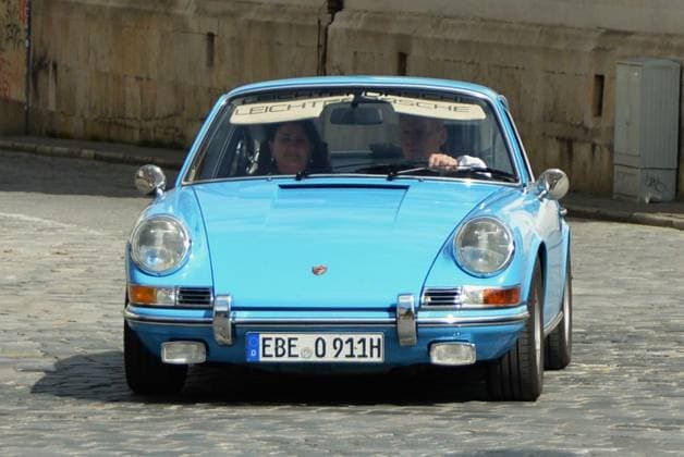 21. Regensburger Classic Rallye, Oldtimer-Rennen bzw Ausfahrt mit Start und Ziel in Regensburg, via Wiesent, Brennberg, Roding, Zandt, Bad Kötzting, Viechtach, Rattenberg am 6. und 7. Juni 2026. Foto: Oldtimer, Porsche 911 mit H-Kennzeichen *** 21 Regensburger Classic Rallye, classic car race or exit with start and finish in Regensburg, via Wiesent, Brennberg, Roding, Zandt, Bad Kötzting, Viechtach, Rattenberg on June 6 and 7, 2026 Photo classic car, Porsche 911 with H license plate