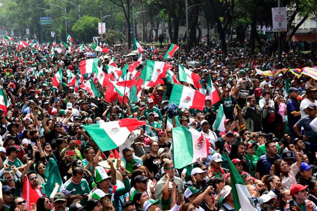 Mexicans Taking Part During The World s Largest Mexican Wave Mexicans taking part in the World s Largest Mexican Wave, aiming for a Guinness World Record before the 2026 FIFA World Cup. June 6, 2026, Mexico City, Mexico. (Photo by Luis Barron Eyepix Group) Copyright: xLuisxBarronx xEyepixxGroupx LB_06062026_185980