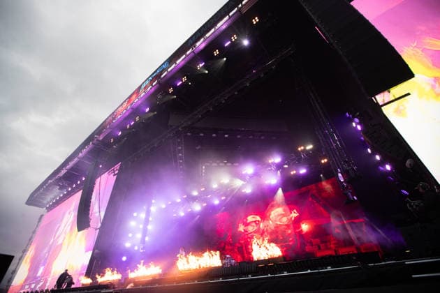 Bühnenbild mit Flammen während des Auftritts der US-amerikanischen Metalcore-Band Ice Nine Kills im Rahmen des Festivals Rock am Ring 2026 am Nürburgring. Nürburg Rock am Ring Rheinland-Pfalz Germany *** Stage set with flames during the performance of the US metalcore band Ice Nine Kills as part of the Rock am Ring 2026 festival at the Nürburgring Nürburg Rock am Ring Rheinland Pfalz Germany