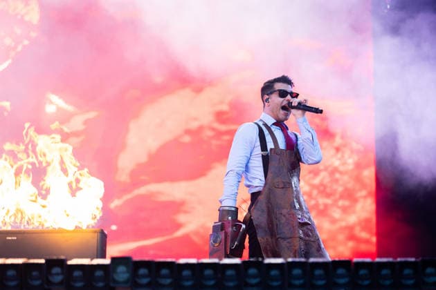 Spencer Charnas (Gesang) während des Auftritts der US-amerikanischen Metalcore-Band Ice Nine Kills im Rahmen des Festivals Rock am Ring 2026 am Nürburgring. Nürburg Rock am Ring Rheinland-Pfalz Germany *** Spencer Charnas vocals during the performance of the US metalcore band Ice Nine Kills as part of the Rock am Ring 2026 festival at the Nürburgring Nürburg Rock am Ring Rheinland Pfalz Germany