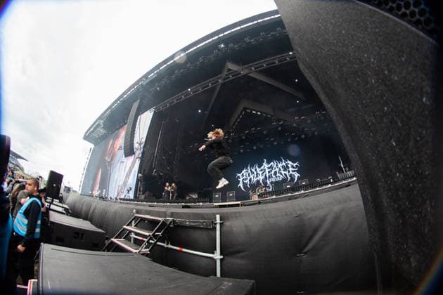 Marc Zelli Zellweger (Gesang) während des Auftritts der Schweizer Metalband Paleface Swiss im Rahmen des Festivals Rock am Ring 2026 am Nürburgring. Nürburg Rock am Ring Rheinland-Pfalz Germany *** Marc Zelli Zellweger singing during the performance of the Swiss metal band Paleface Swiss as part of the Rock am Ring 2026 festival at the Nürburgring Nürburg Rock am Ring Rheinland Pfalz Germany