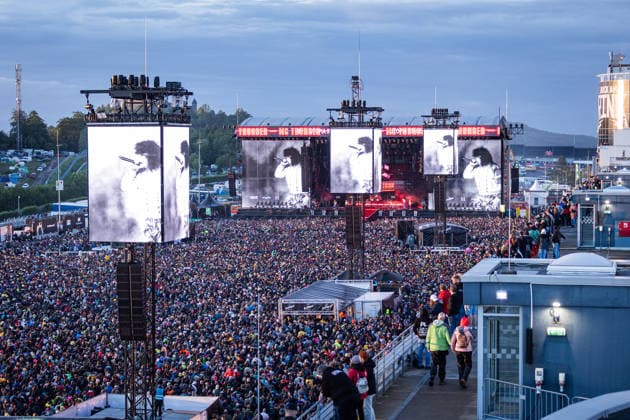 Rock am Ring 2026, Tag 2, 6.6.2026 Das Gelände ist proppevoll -- Mit dem Traditionsfestival Rock am Ring am Nürburgring in der Eifel startet in Deutschland die Festival-Saison. Rock am Ring findet in diesem Jahr vom 5. bis 7. Juni statt. Rund 80 Bands und Künstler stehen auf einer der drei großen Bühnen. Nürburg Nürburgring Rheinland-Pfalz Deutschland *** Rock am Ring 2026, Day 2, 6 6 2026 The grounds are packed The traditional Rock am Ring festival at the Nürburgring in the Eifel region kicks off the festival season in Germany Rock am Ring will take place this year from June 5 to 7 Around 80 bands and artists will perform on one of the three large stages Nürburg Nürburgring Rhineland-Palatinate Germany Copyright: xSebastianxDerixx