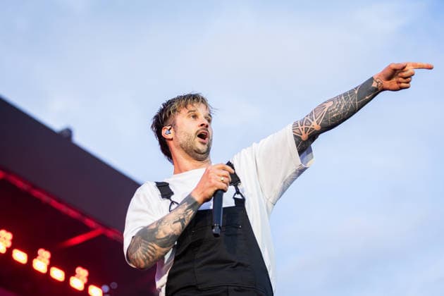 Rock am Ring 2026, Tag 2, 6.6.2026 Electric Callboy aus Castrop-Rauxel -- Mit dem Traditionsfestival Rock am Ring am Nürburgring in der Eifel startet in Deutschland die Festival-Saison. Rock am Ring findet in diesem Jahr vom 5. bis 7. Juni statt. Rund 80 Bands und Künstler stehen auf einer der drei großen Bühnen. Nürburg Nürburgring Rheinland-Pfalz Deutschland *** Rock am Ring 2026, Day 2, 6 6 2026 Electric Callboy from Castrop Rauxel The traditional Rock am Ring festival at the Nürburgring in the Eifel region kicks off the festival season in Germany Rock am Ring will take place this year from June 5 to 7 Around 80 bands and artists will perform on one of the three large stages Nürburg Nürburgring Rhineland-Palatinate Germany Copyright: xSebastianxDerixx