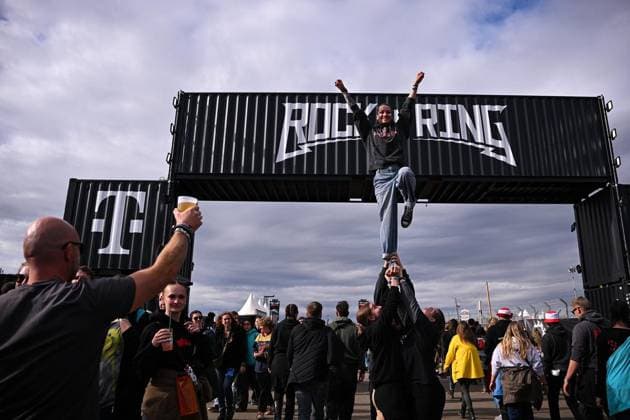 Rock am Ring 2026 ** NUR FÜR REDAKTIONELLE ZWECKE ** EDITORIAL USE ONLY **<p>Fans bei Rock am Ring Festival, am 06.06.2026 im Nürburgring. Deutschland NRW Nürburg Copyright: SocratesxTassos *** Rock am Ring 2026 FOR EDITORIAL PURPOSES ONLY EDITORIAL USE ONLY p Fans at Rock am Ring Festival, on 06 06 2026 at Nürburgring Germany NRW Nürburg Copyright SocratesxTassos Copyright: SocratesxTassos doc866d1i0e28k1dmjc4dwm ,EDITORIAL USE ONLY
