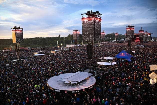 Rock am Ring 2026 ** NUR FÜR REDAKTIONELLE ZWECKE ** EDITORIAL USE ONLY **<p>Fans während des Konzerts von der Band Electric Callboy spielt bei Rock am Ring Festival, am 06.06.2026 im Nürburgring. Deutschland NRW Nürburg Copyright: SocratesxTassos *** Rock am Ring 2026 FOR EDITORIAL PURPOSES ONLY EDITORIAL USE ONLY p Fans during the concert of the band Electric Callboy playing at Rock am Ring Festival, on 06 06 2026 at Nürburgring Germany NRW Nürburg Copyright SocratesxTassos Copyright: SocratesxTassos doc866d2apxqro13k79z1ktp ,EDITORIAL USE ONLY