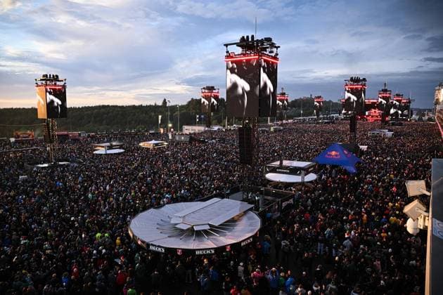 Rock am Ring 2026 ** NUR FÜR REDAKTIONELLE ZWECKE ** EDITORIAL USE ONLY **<p>Fans während des Konzerts von der Band Electric Callboy spielt bei Rock am Ring Festival, am 06.06.2026 im Nürburgring. Deutschland NRW Nürburg Copyright: SocratesxTassos *** Rock am Ring 2026 FOR EDITORIAL PURPOSES ONLY EDITORIAL USE ONLY p Fans during the concert of the band Electric Callboy playing at Rock am Ring Festival, on 06 06 2026 at Nürburgring Germany NRW Nürburg Copyright SocratesxTassos Copyright: SocratesxTassos doc866d2arl8ux1iyeauvjf ,EDITORIAL USE ONLY