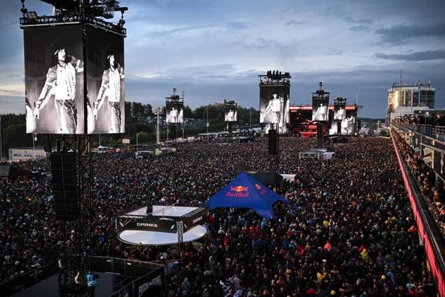 Rock am Ring 2026 ** NUR FÜR REDAKTIONELLE ZWECKE ** EDITORIAL USE ONLY **<p>Fans während des Konzerts von der Band Electric Callboy spielt bei Rock am Ring Festival, am 06.06.2026 im Nürburgring. Deutschland NRW Nürburg Copyright: SocratesxTassos *** Rock am Ring 2026 FOR EDITORIAL PURPOSES ONLY EDITORIAL USE ONLY p Fans during the concert of the band Electric Callboy playing at Rock am Ring Festival, on 06 06 2026 at Nürburgring Germany NRW Nürburg Copyright SocratesxTassos Copyright: SocratesxTassos doc866d2ax8fxxh901t1kra ,EDITORIAL USE ONLY