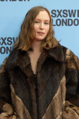 Teenage Sex and Death at Camp Miasma film premiere in London - 06 Jun 2026 Hannah Einbinder attends the premiere screening of Teenage Sex and Death in Camp Miasma during the SXSW, at The Barbican Centre in London. London United Kingdom Copyright: xPhilxLewisx xSOPAxImagesx HannahEinbinder -2887
