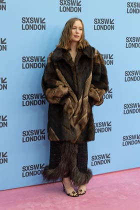 Teenage Sex and Death at Camp Miasma film premiere in London - 06 Jun 2026 Hannah Einbinder attends the premiere screening of Teenage Sex and Death in Camp Miasma during the SXSW, at The Barbican Centre in London. London United Kingdom Copyright: xPhilxLewisx xSOPAxImagesx HannahEinbinder -2901