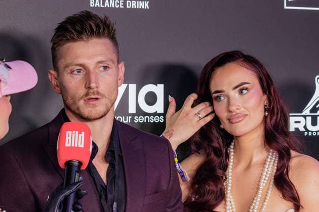 06.06.2026. Leverkusen. (l-r) Tommy Pedroni mit Freundin Paulina am Rande des Fame Fighting, das große Promibox-Event von BILD und Eugen Lopez in der Leverkusener Ostermann Arena. Zum ersten Mal in Kooperation mit dem britischen Pendant Misfits Boxing und dem internationalen Medienpartner The Sun. Leverkusen Ostermann Arena Nordrhein-Westfalen Deutschland *** 06 06 2026 Leverkusen l r Tommy Pedroni with girlfriend Paulina on the sidelines of Fame Fighting, the big celebrity boxing event organized by BILD and Eugen Lopez at the Ostermann Arena in Leverkusen For the first time in cooperation with the British counterpart Misfits Boxing and the international media partner The Sun Leverkusen Ostermann Arena North Rhine-Westphalia Germany