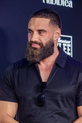06.06.2026. Leverkusen. Aleks Petrovic am Rande des Fame Fighting, das große Promibox-Event von BILD und Eugen Lopez in der Leverkusener Ostermann Arena. Zum ersten Mal in Kooperation mit dem britischen Pendant Misfits Boxing und dem internationalen Medienpartner The Sun. Leverkusen Ostermann Arena Nordrhein-Westfalen Deutschland *** 06 06 2026 Leverkusen Aleks Petrovic on the verge of Fame Fighting, the big celebrity boxing event by BILD and Eugen Lopez in the Ostermann Arena in Leverkusen For the first time in cooperation with the British counterpart Misfits Boxing and the international media partner The Sun Leverkusen Ostermann Arena North Rhine-Westphalia Germany