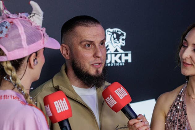 06.06.2026. Leverkusen. Eugen Lopez am Rande des Fame Fighting, das große Promibox-Event von BILD und Eugen Lopez in der Leverkusener Ostermann Arena. Zum ersten Mal in Kooperation mit dem britischen Pendant Misfits Boxing und dem internationalen Medienpartner The Sun. Leverkusen Ostermann Arena Nordrhein-Westfalen Deutschland *** 06 06 2026 Leverkusen Eugen Lopez on the verge of Fame Fighting, the big celebrity boxing event by BILD and Eugen Lopez at the Ostermann Arena in Leverkusen For the first time in cooperation with the British counterpart Misfits Boxing and the international media partner The Sun Leverkusen Ostermann Arena North Rhine-Westphalia Germany