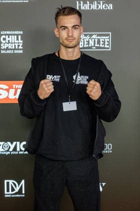 06.06.2026. Leverkusen. Can Kaplan am Rande des Fame Fighting, das große Promibox-Event von BILD und Eugen Lopez in der Leverkusener Ostermann Arena. Zum ersten Mal in Kooperation mit dem britischen Pendant Misfits Boxing und dem internationalen Medienpartner The Sun. Leverkusen Ostermann Arena Nordrhein-Westfalen Deutschland *** 06 06 2026 Leverkusen Can Kaplan on the verge of Fame Fighting, the big celebrity boxing event by BILD and Eugen Lopez in the Ostermann Arena in Leverkusen For the first time in cooperation with the British counterpart Misfits Boxing and the international media partner The Sun Leverkusen Ostermann Arena North Rhine-Westphalia Germany