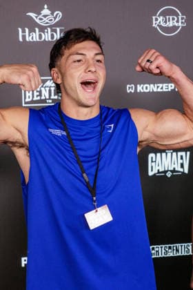 06.06.2026. Leverkusen. Josh Brueckner am Rande des Fame Fighting, das große Promibox-Event von BILD und Eugen Lopez in der Leverkusener Ostermann Arena. Zum ersten Mal in Kooperation mit dem britischen Pendant Misfits Boxing und dem internationalen Medienpartner The Sun. Leverkusen Ostermann Arena Nordrhein-Westfalen Deutschland *** 06 06 2026 Leverkusen Josh Brueckner on the verge of Fame Fighting, the big celebrity boxing event by BILD and Eugen Lopez in the Ostermann Arena in Leverkusen For the first time in cooperation with the British counterpart Misfits Boxing and the international media partner The Sun Leverkusen Ostermann Arena North Rhine-Westphalia Germany