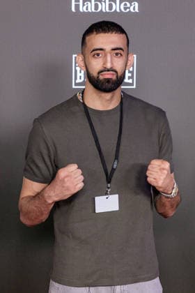 06.06.2026. Leverkusen. Slim Albaher am Rande des Fame Fighting, das große Promibox-Event von BILD und Eugen Lopez in der Leverkusener Ostermann Arena. Zum ersten Mal in Kooperation mit dem britischen Pendant Misfits Boxing und dem internationalen Medienpartner The Sun. Leverkusen Ostermann Arena Nordrhein-Westfalen Deutschland *** 06 06 2026 Leverkusen Slim Albaher on the verge of Fame Fighting, the big celebrity boxing event by BILD and Eugen Lopez in the Ostermann Arena in Leverkusen For the first time in cooperation with the British counterpart Misfits Boxing and the international media partner The Sun Leverkusen Ostermann Arena North Rhine-Westphalia Germany